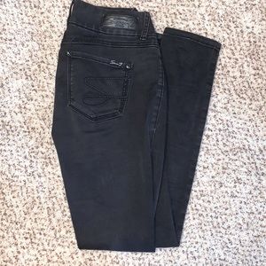 super cute, comfy skinny jeans size 8! barely worn
